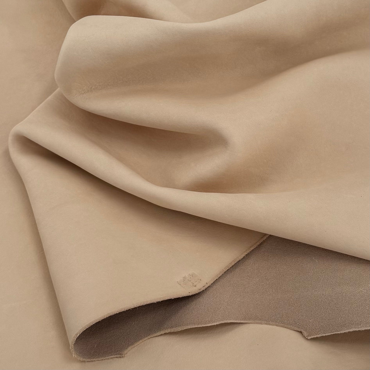Soft/Milled Undyed Cow Shoulder Crust