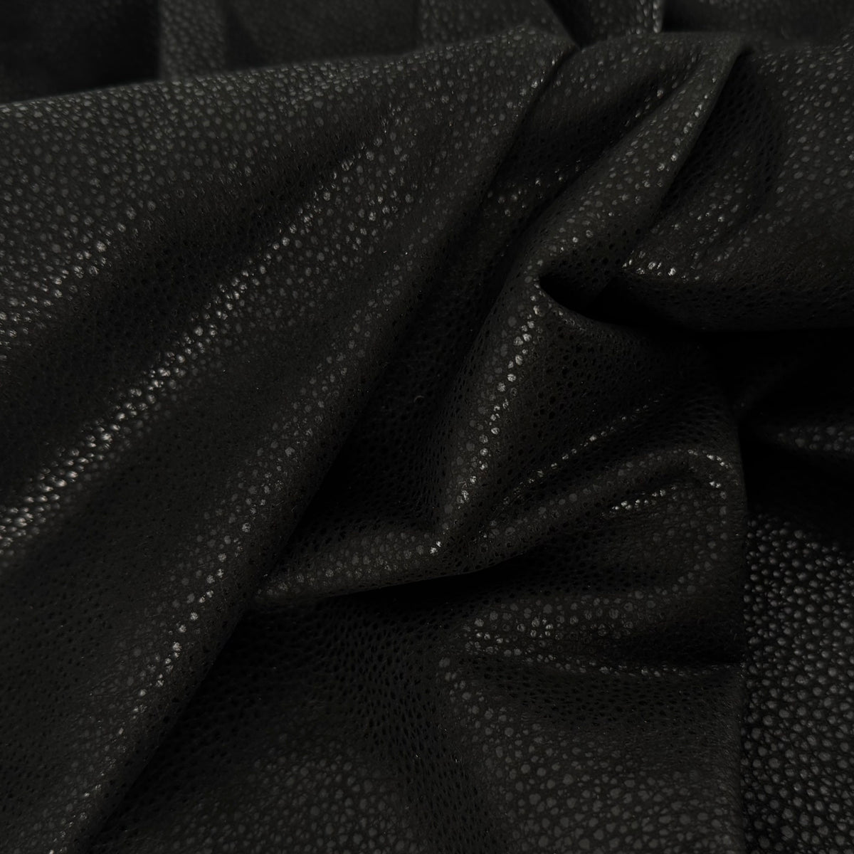 Stingray-Effect Soft Lamb in Black
