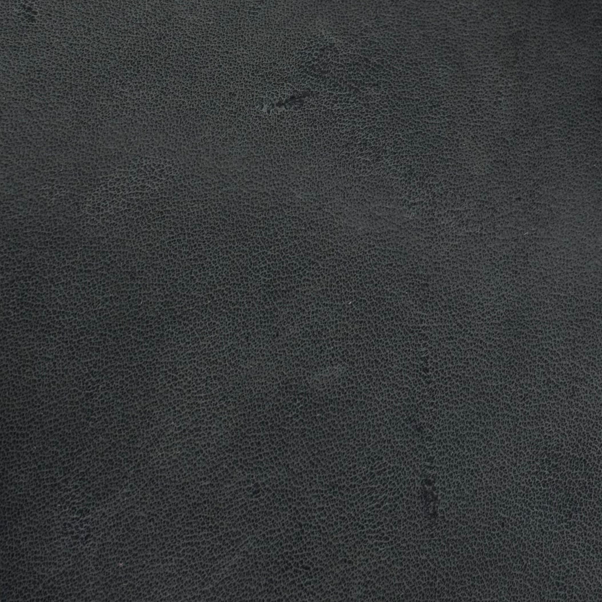 Wild Thing Nubuck Horse Leather in Anthrazit – charcoal grey leather that ages with understated depth, District Leathers.