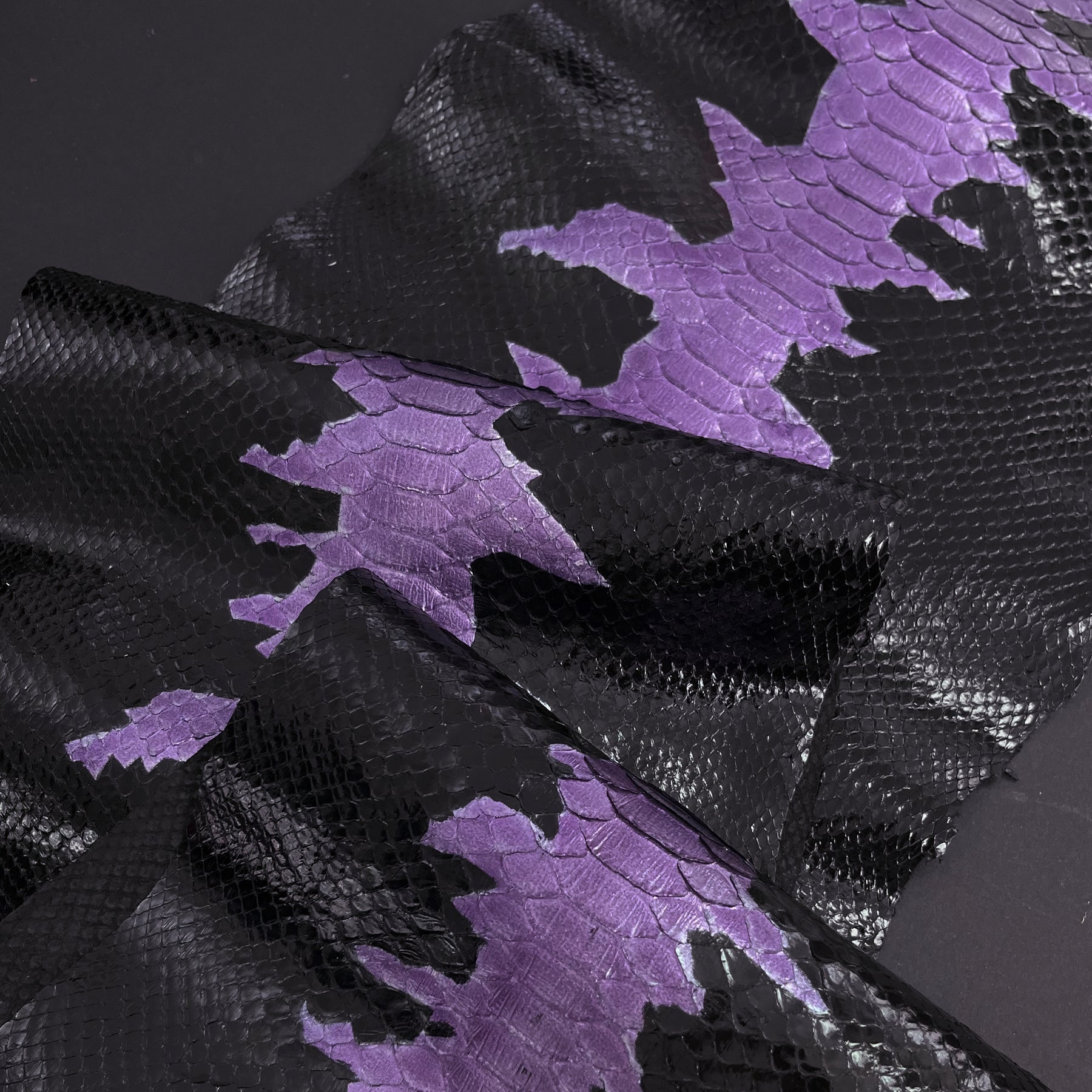 Glazed Reticulated Python | Black Violet Starburst | Back Cut