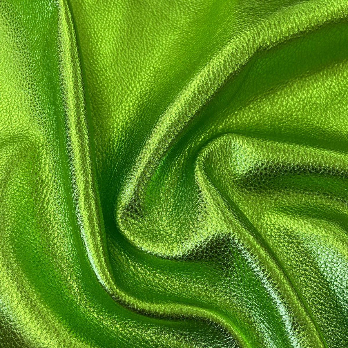 Bronco Metallic Cow Pebble Grain Hide