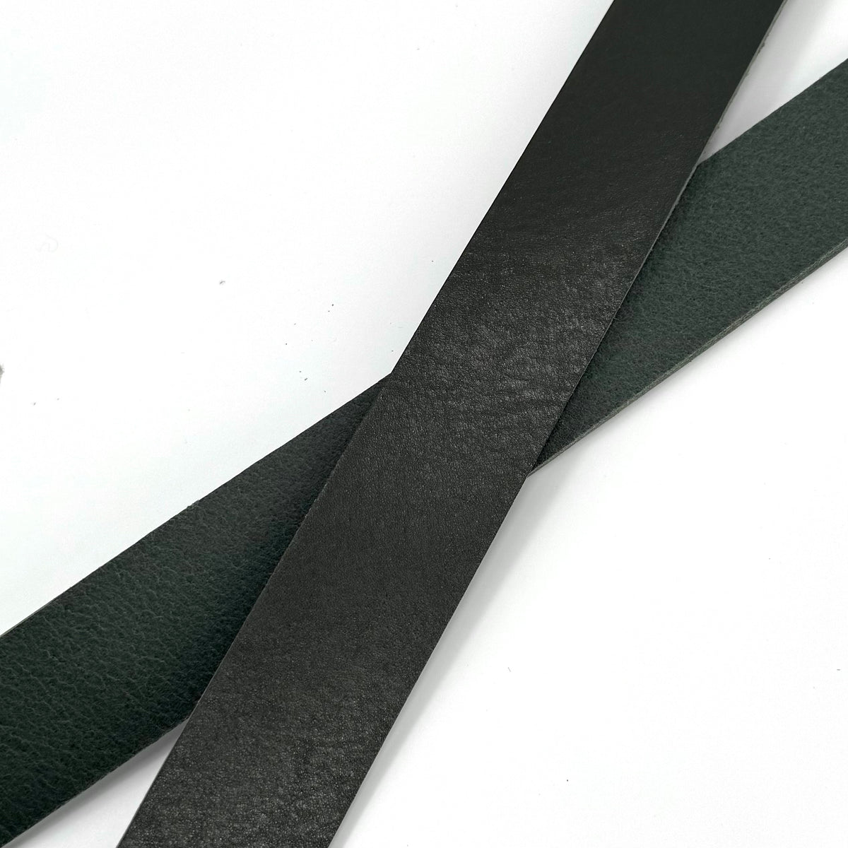 8 oz Veg-Tan Cow Strips | Ideal for Belts/Harnesses/Straps