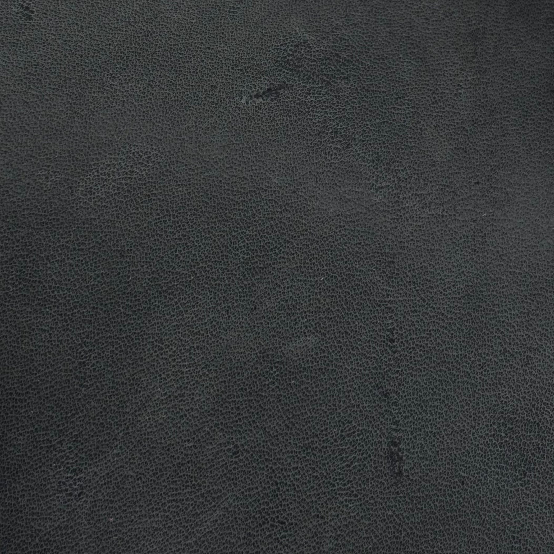 Wild Thing Nubuck Horse Leather in Anthrazit – charcoal grey leather that ages with understated depth, District Leathers.